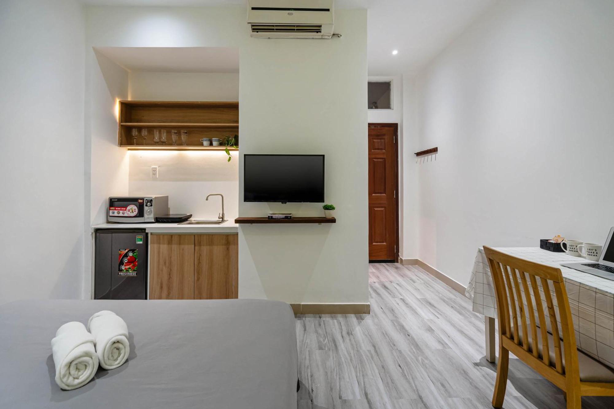 Hotel B Deluxe 02